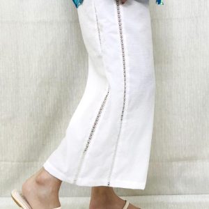 Alternative view of Cutton trouser with pattern on side